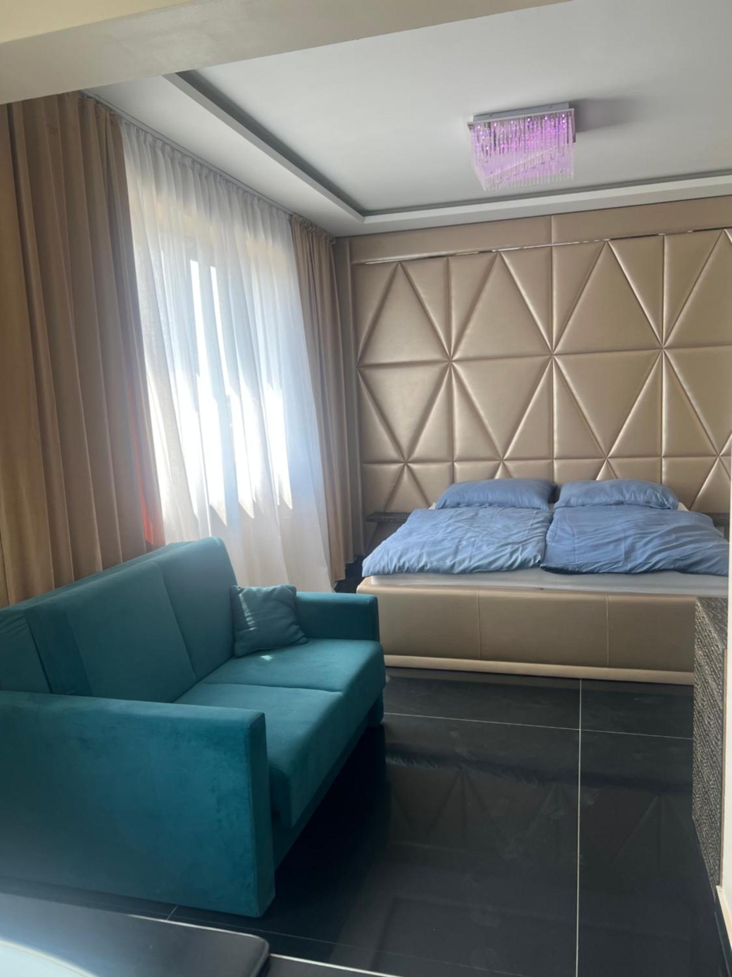Black Hut Pension&Restaurant *** Ξενοδοχείο Dunajská Streda Εξωτερικό φωτογραφία